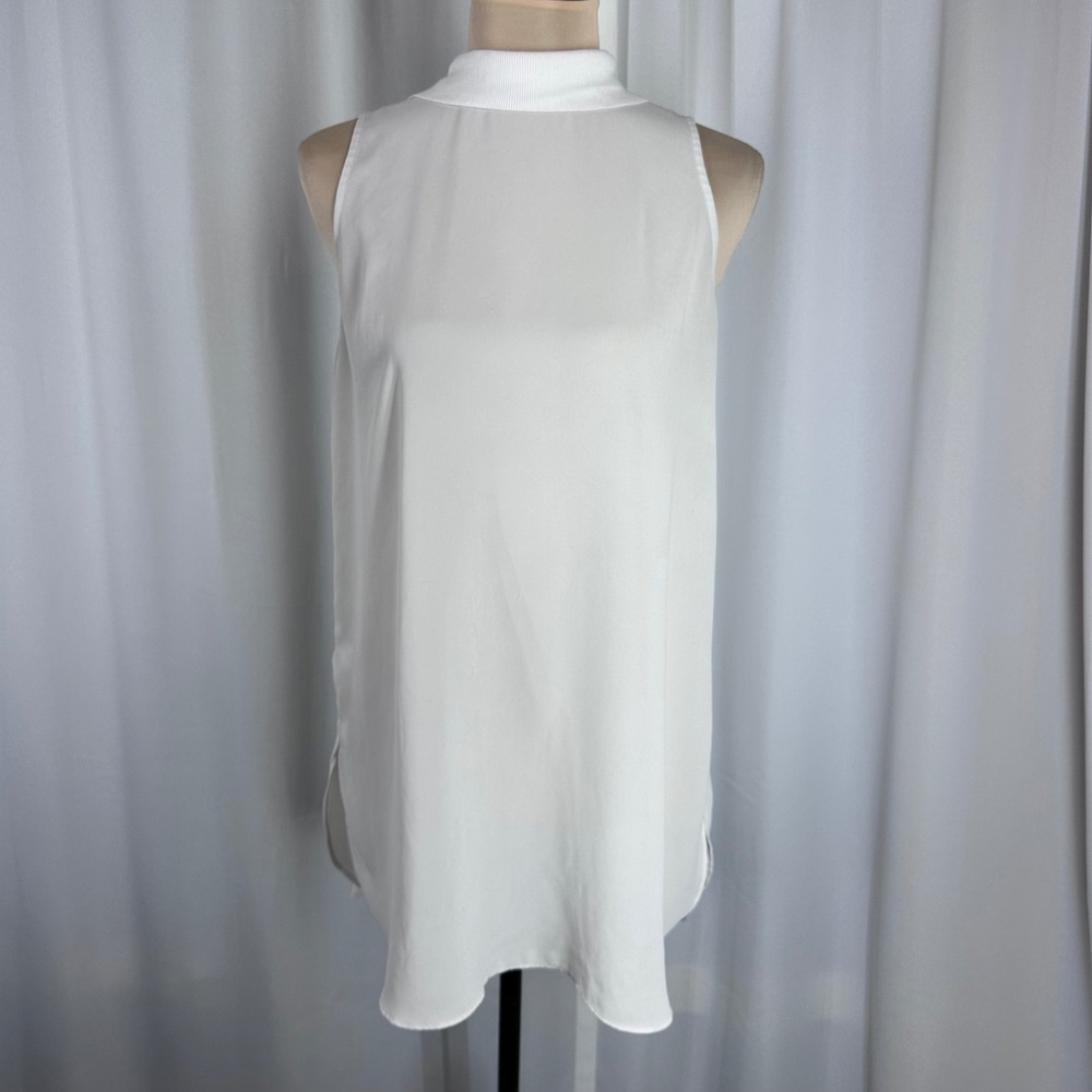 Loft Womens White Sleeveless Mock Neck Back Zip Blouse Top Size Small READ